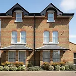 Teddington Lodge