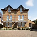Teddington Lodge