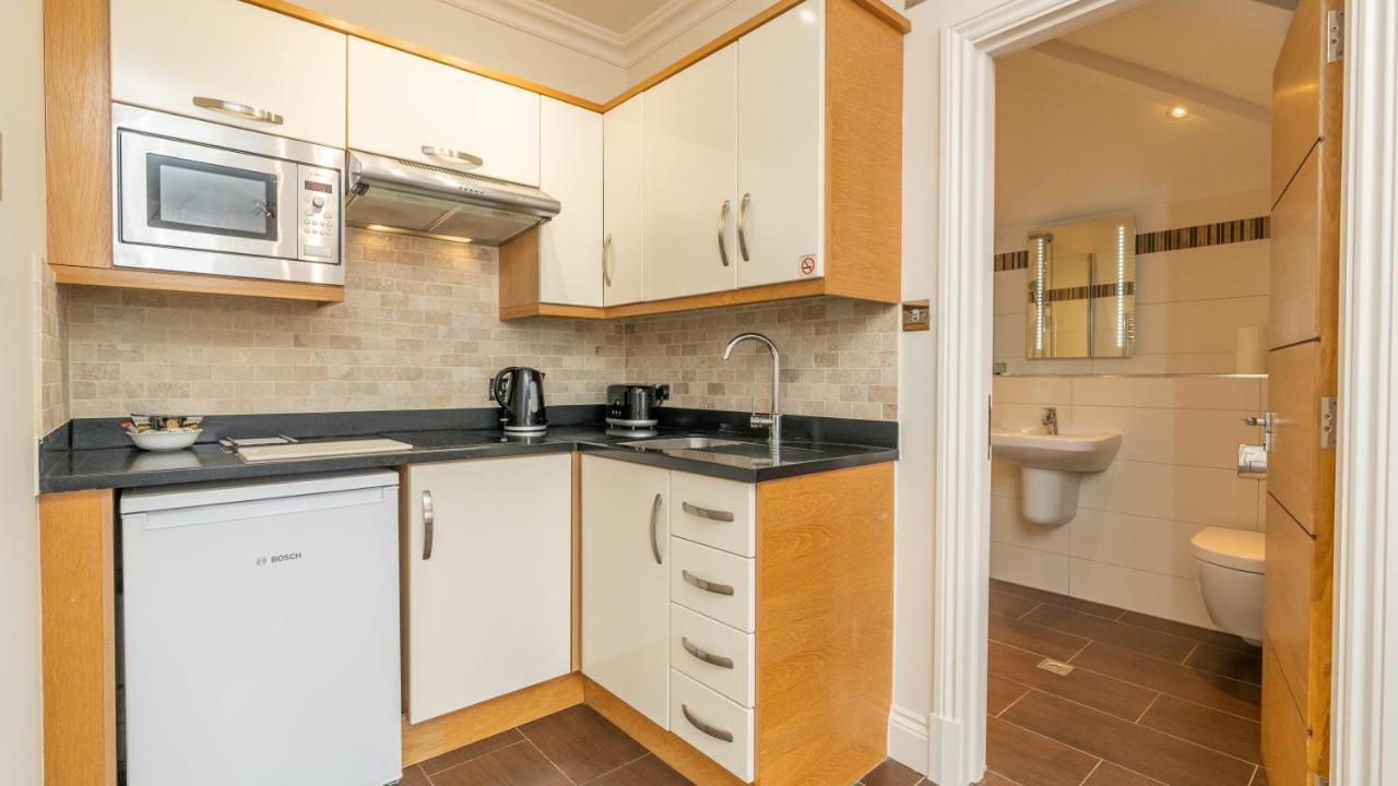 Teddington Lodge